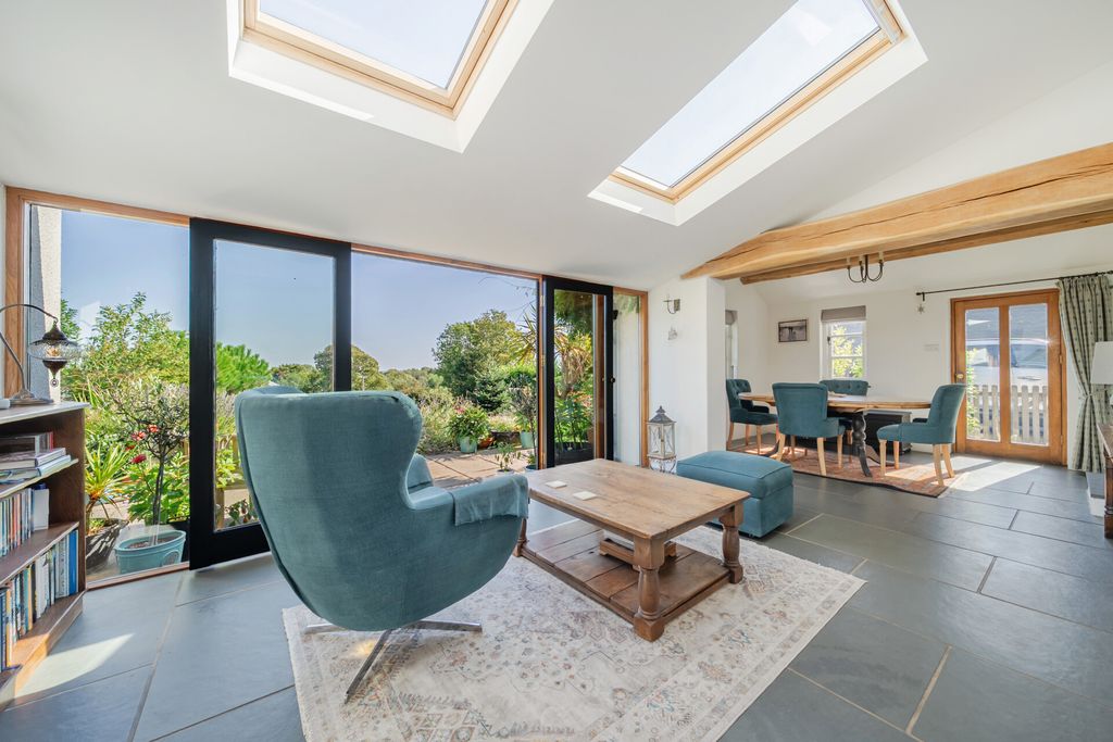 Property photo 2 of 22 1482983-12-19Ffc5...