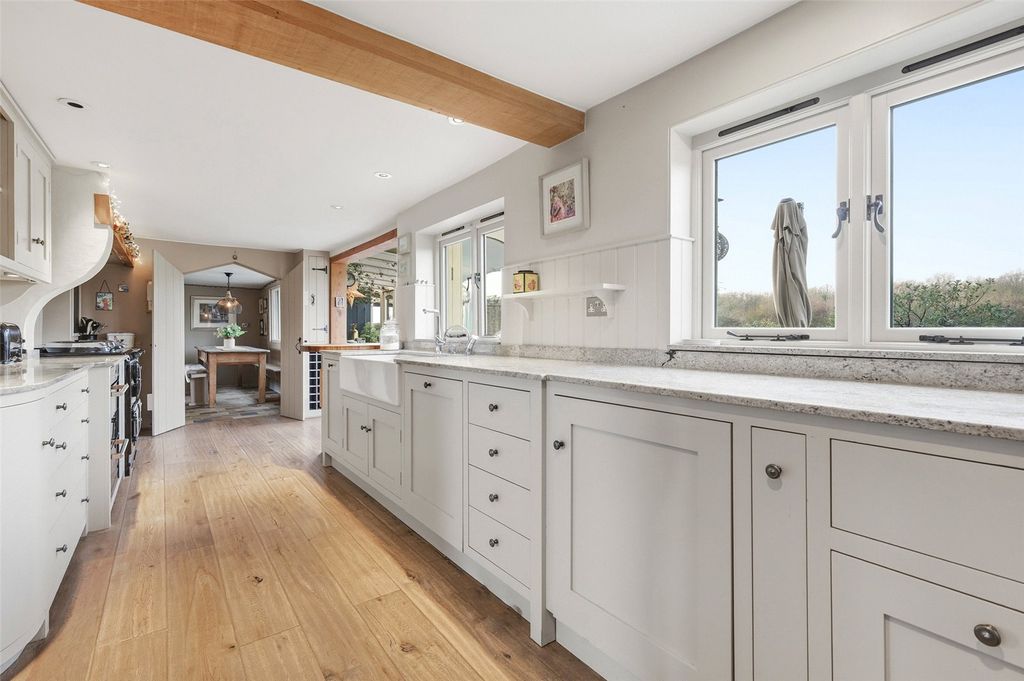 Property photo 3 of 31 Picture No. 02