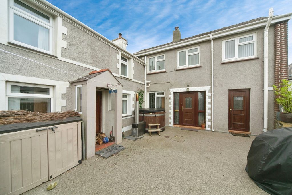 Property photo 1 of 17 Photography