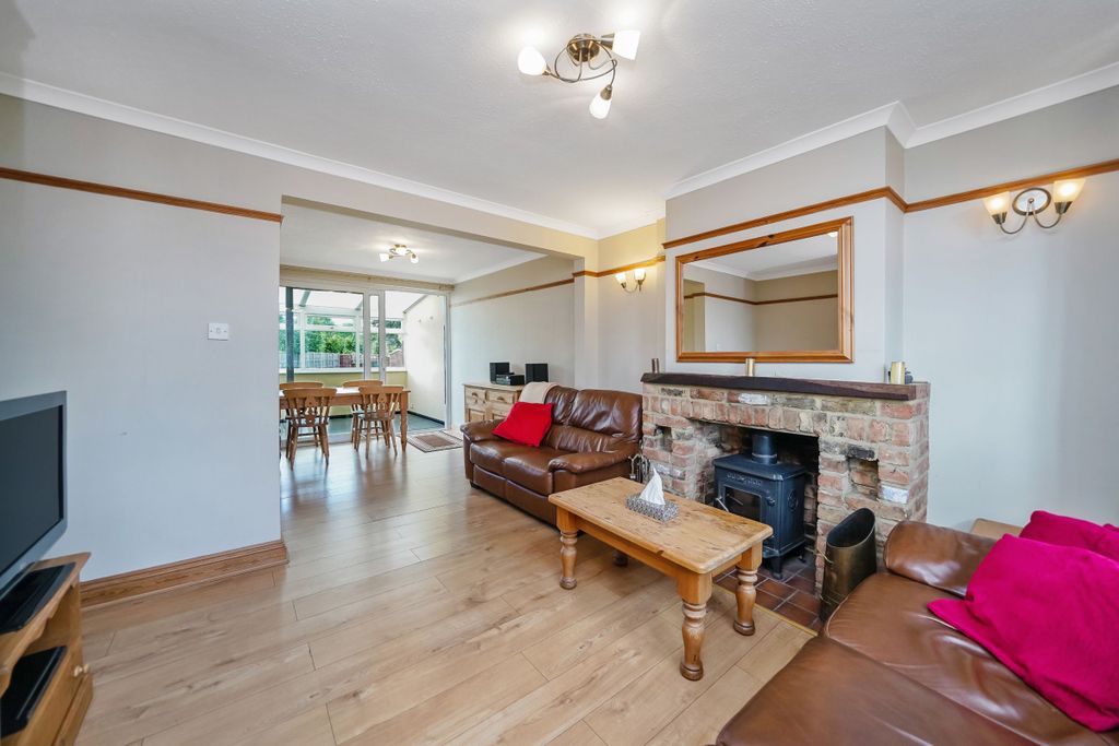 Property photo 2 of 23