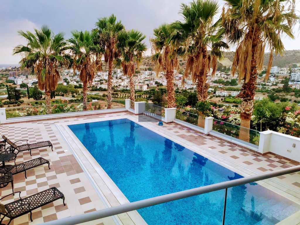 Property photo 1 of 40