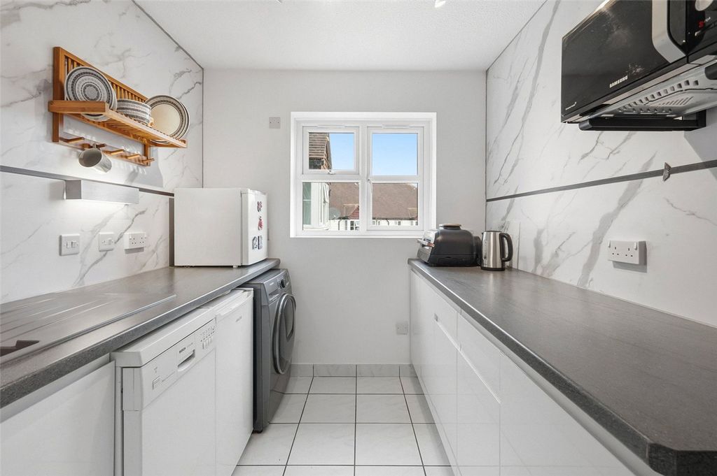 Property photo 1 of 8 Picture No. 08