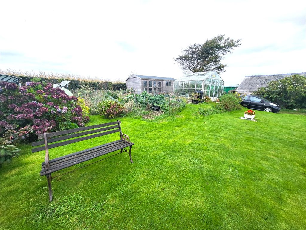 Property photo 2 of 29 Picture No. 02