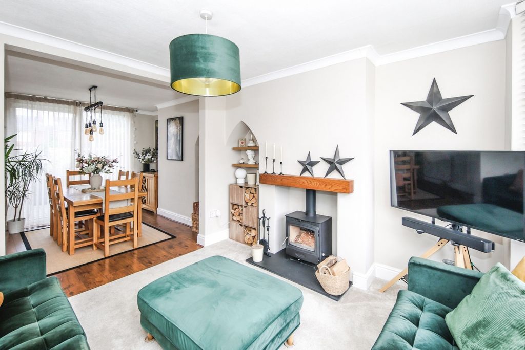 Property photo 3 of 21 Pbox-Img.Jpg