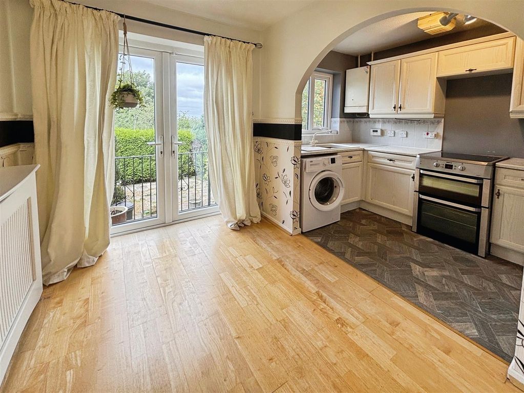 Property photo 2 of 16 Dining Room
