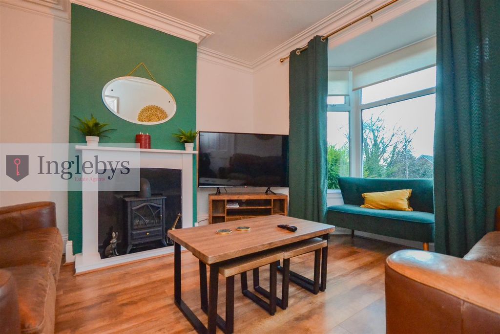 Property photo 2 of 19