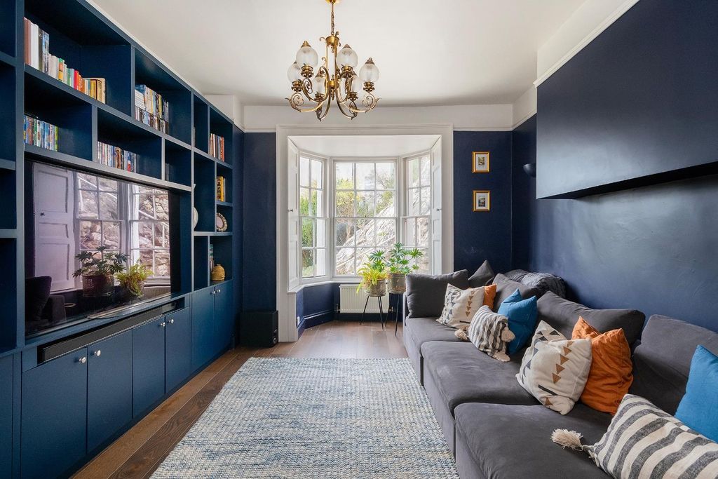 Property photo 3 of 70 1H7Rcn - Cinema Room C.Jpg