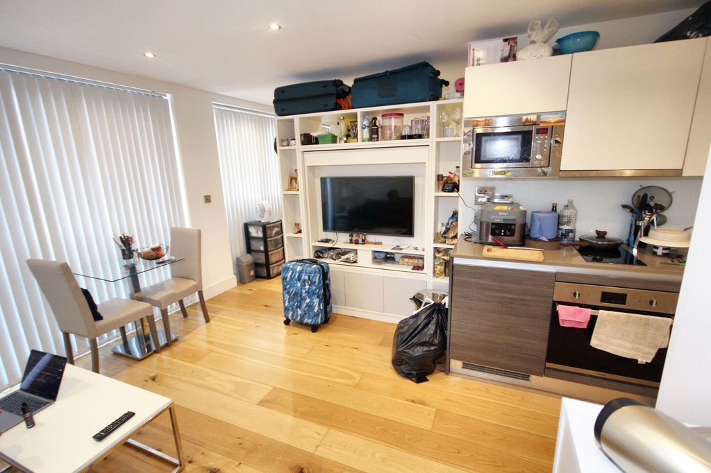 Property photo 2 of 8