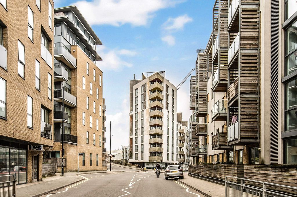 Property photo 2 of 18