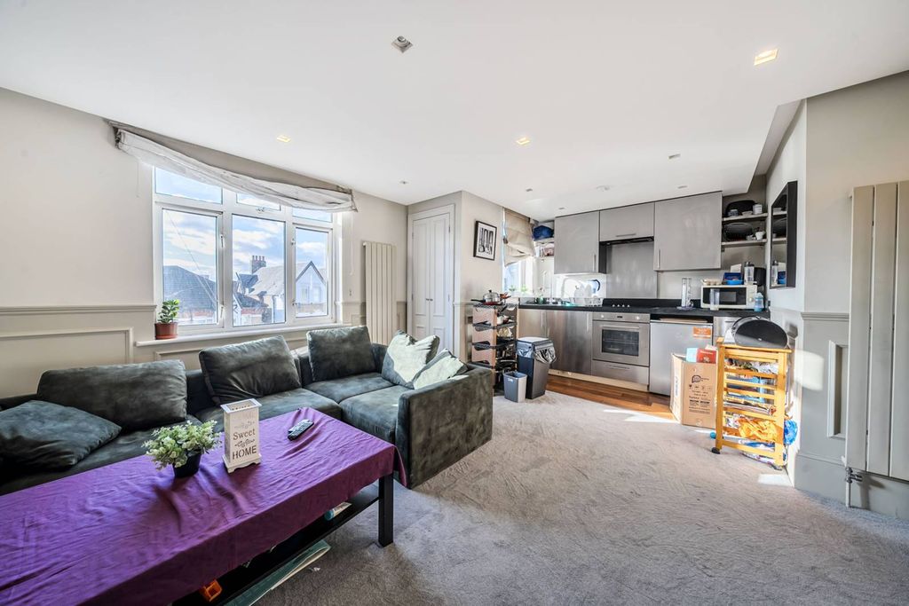 Property photo 3 of 9