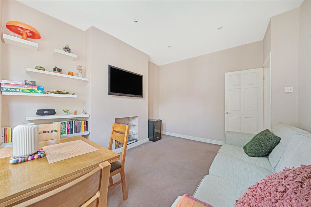 Property photo 2 of 10 Reception Room