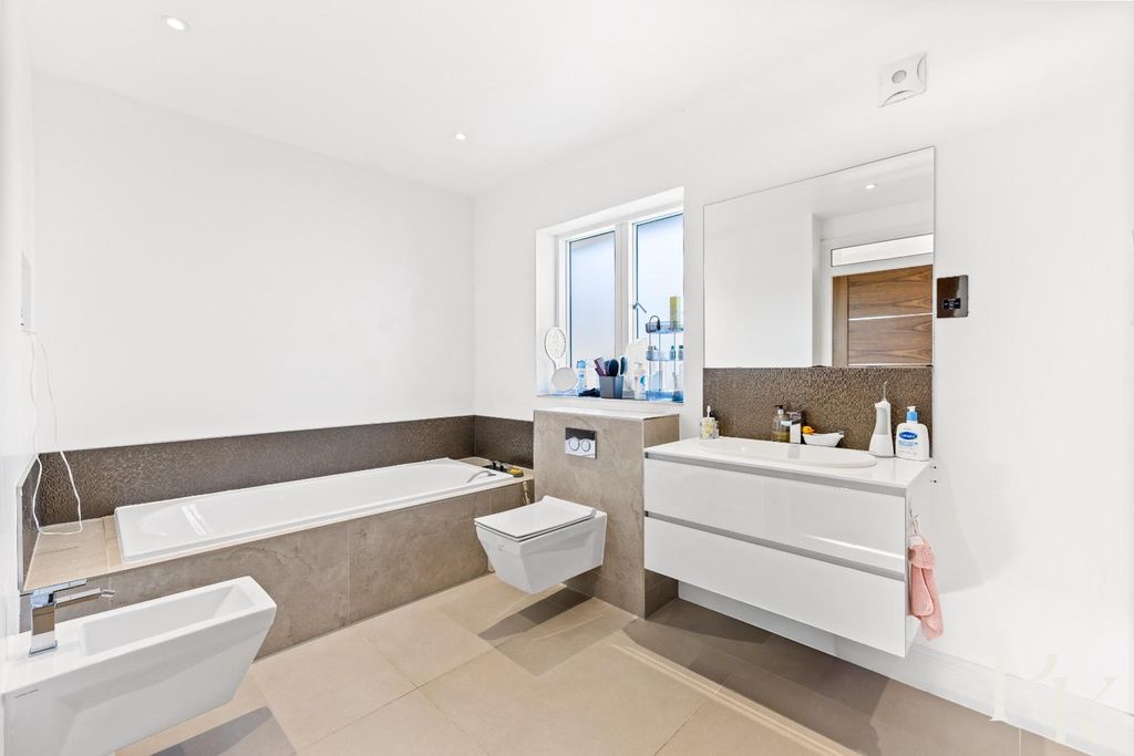 Additional image 38 of 5 bed detached house for saleRoedean Crescent, Brighton BN2