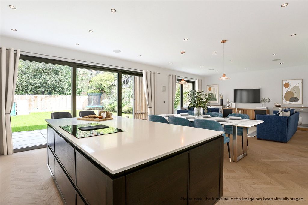 Property photo 2 of 12 Kitchen