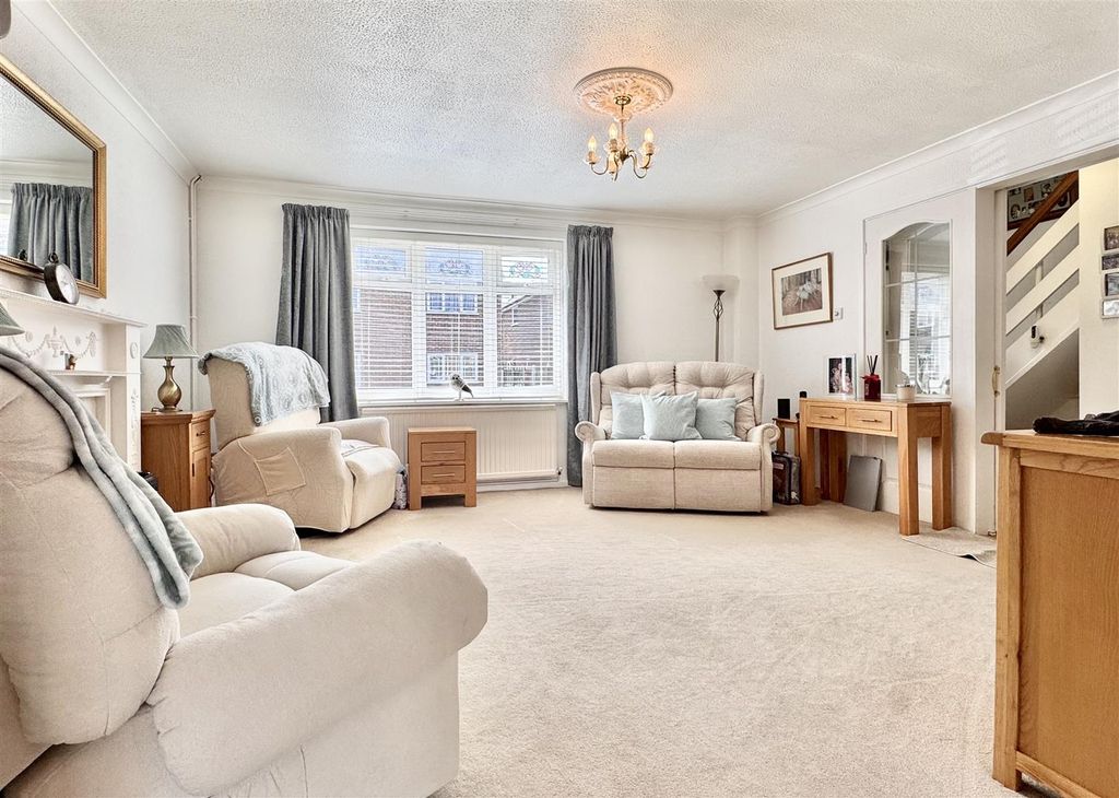 Property photo 2 of 28 Tempimagelmw7Bb.Jpg