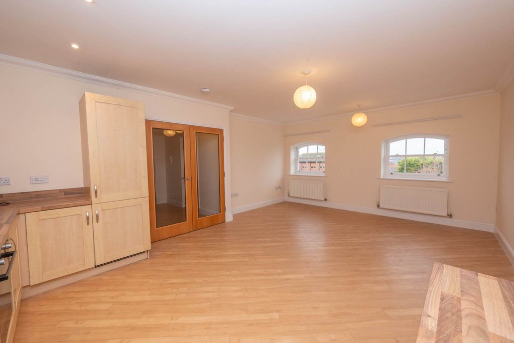 Property photo 3 of 11