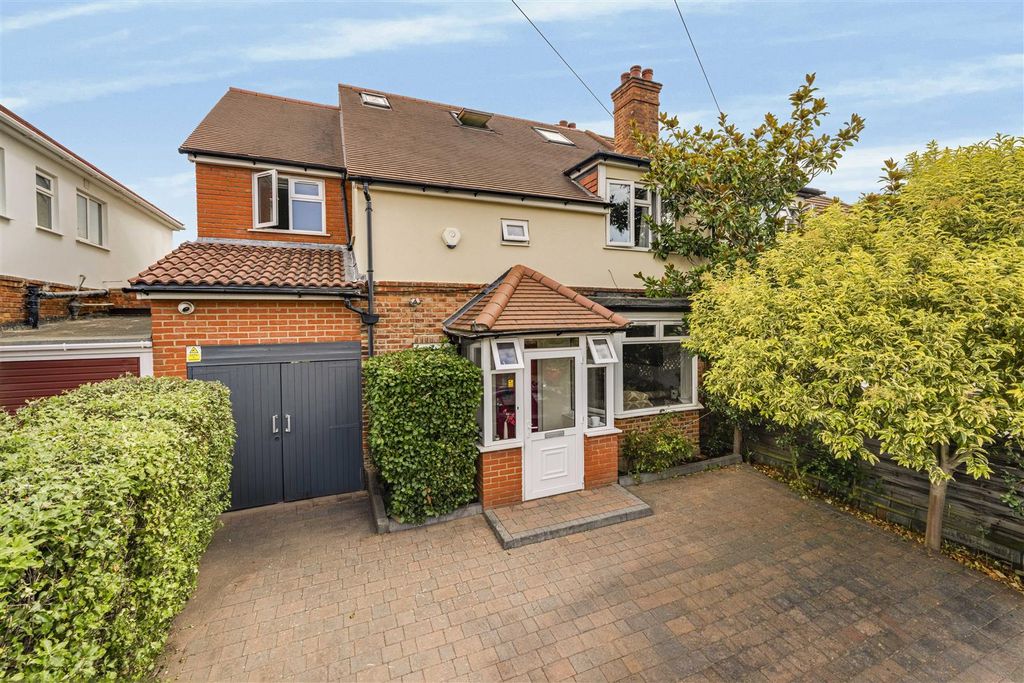 Property photo 1 of 46 41 Wood Lane, Isleworth Tw7 5Ef-1.Jpg