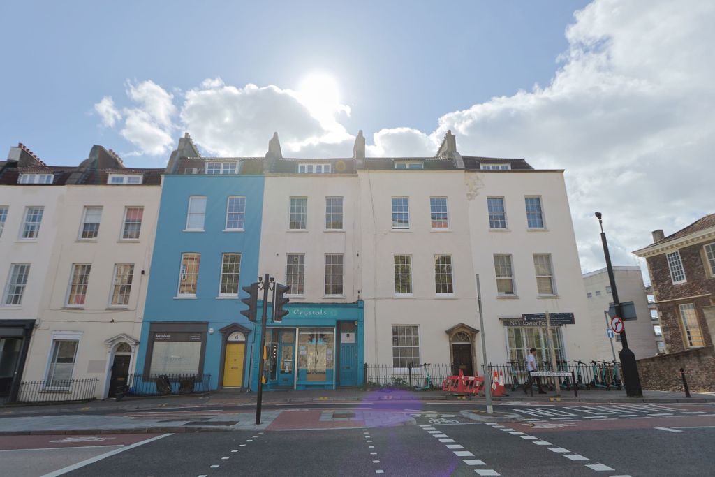 Property photo 1 of 25