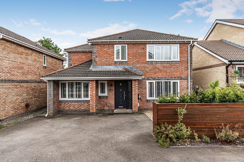 Property photo 1 of 32