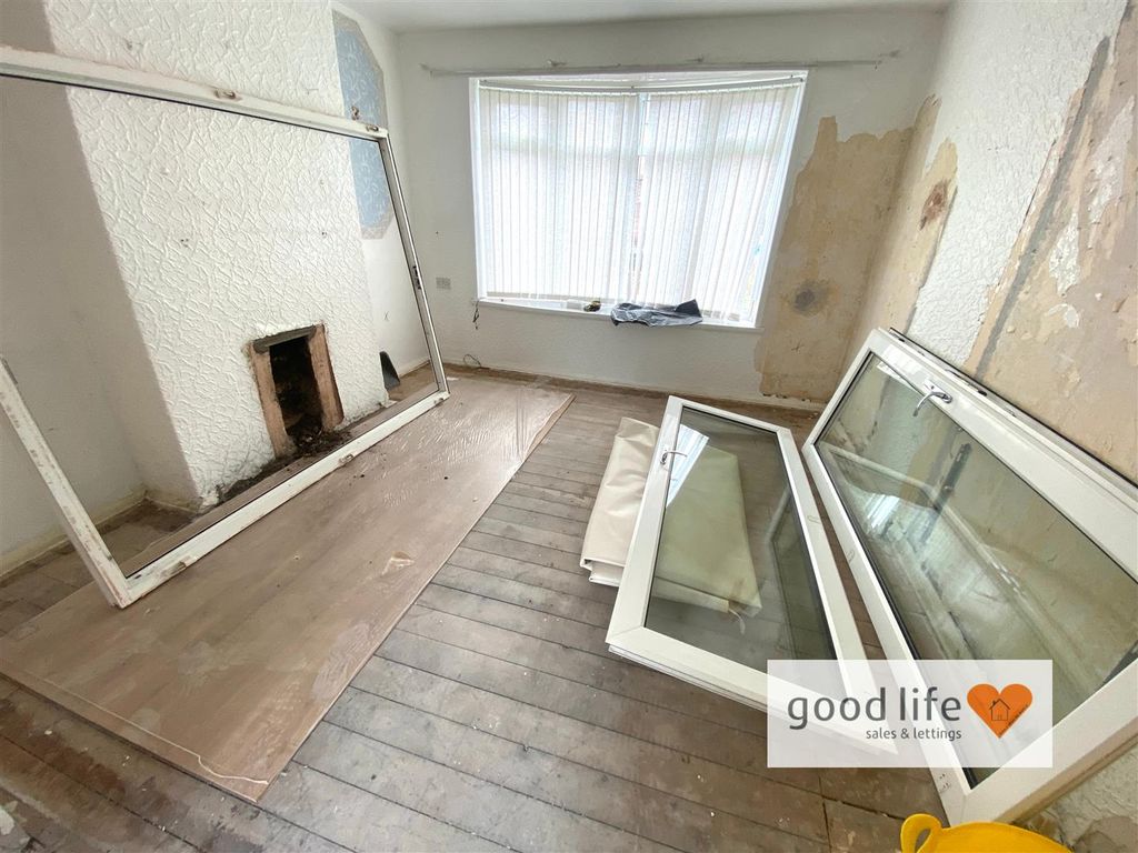 Property photo 2 of 12 20250903_120940290_Ios43Shaftburyavenue.Jpg