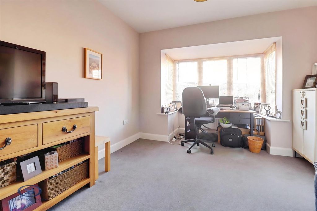 Property photo 3 of 21 95Baf41E-Mkuxf-c8R0E0Glocfrc3Qa.Jpg