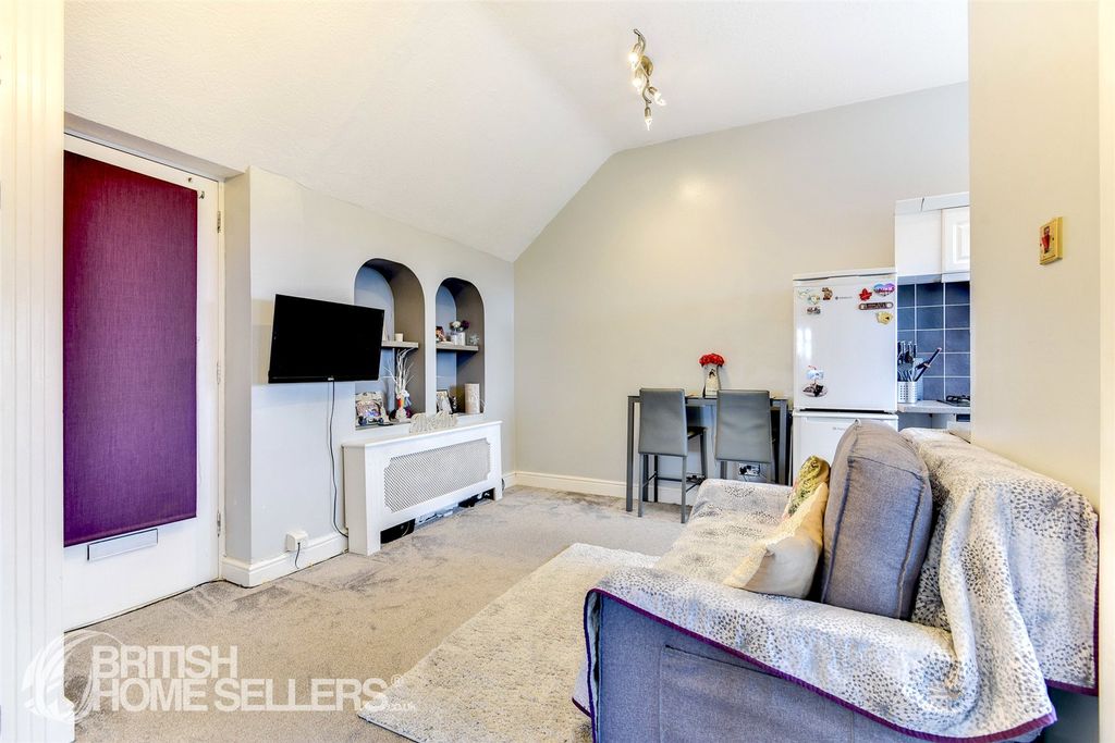 Property photo 3 of 19 Picture No. 05