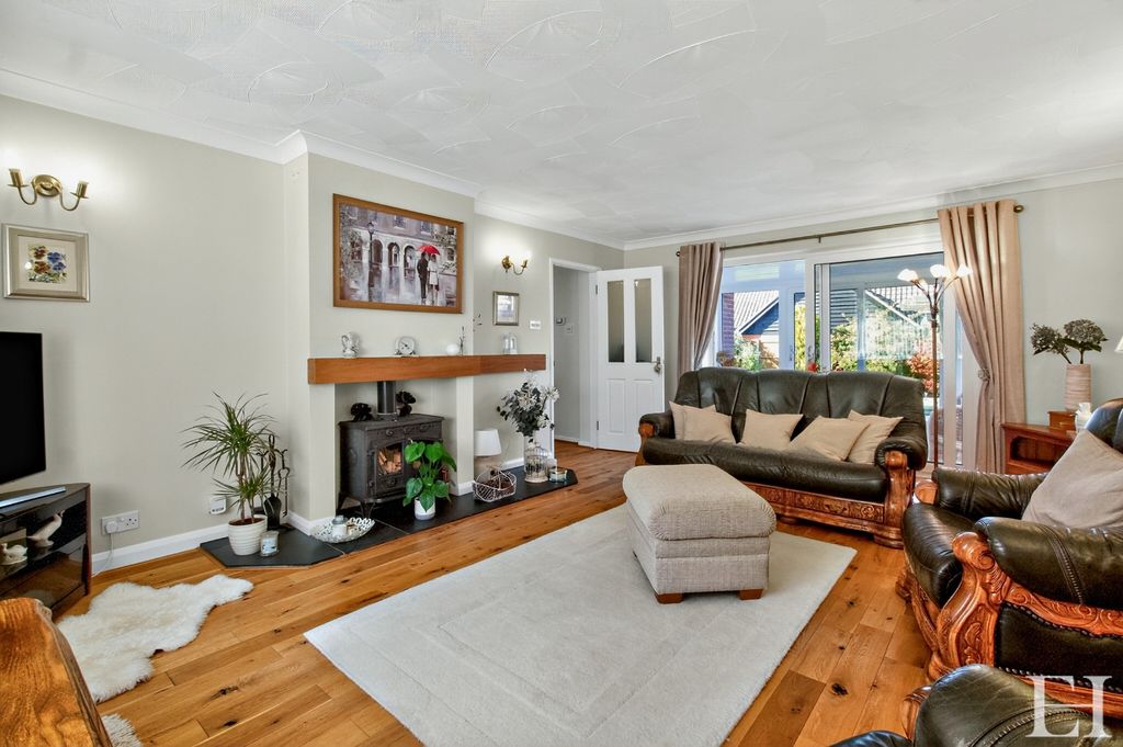 Property photo 2 of 31 4655093