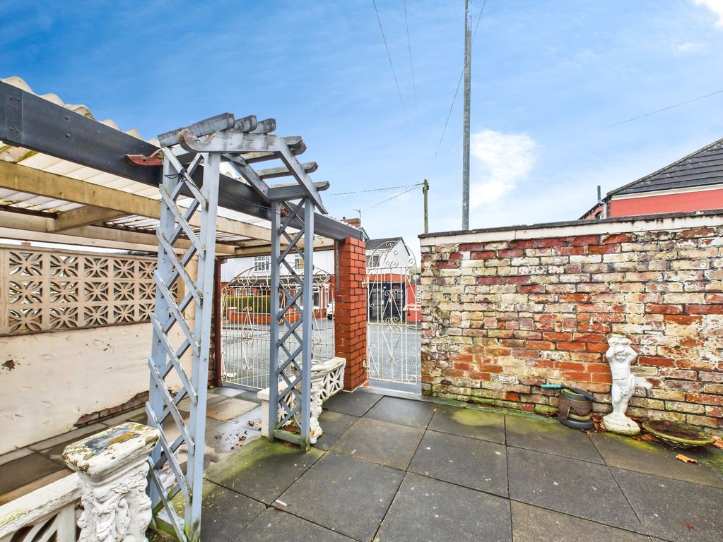 Property photo 2 of 23