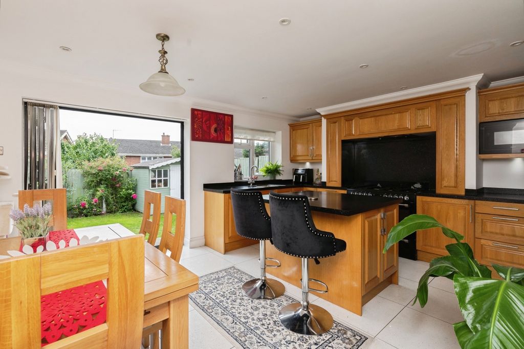 Property photo 1 of 17 Kitchen Diner