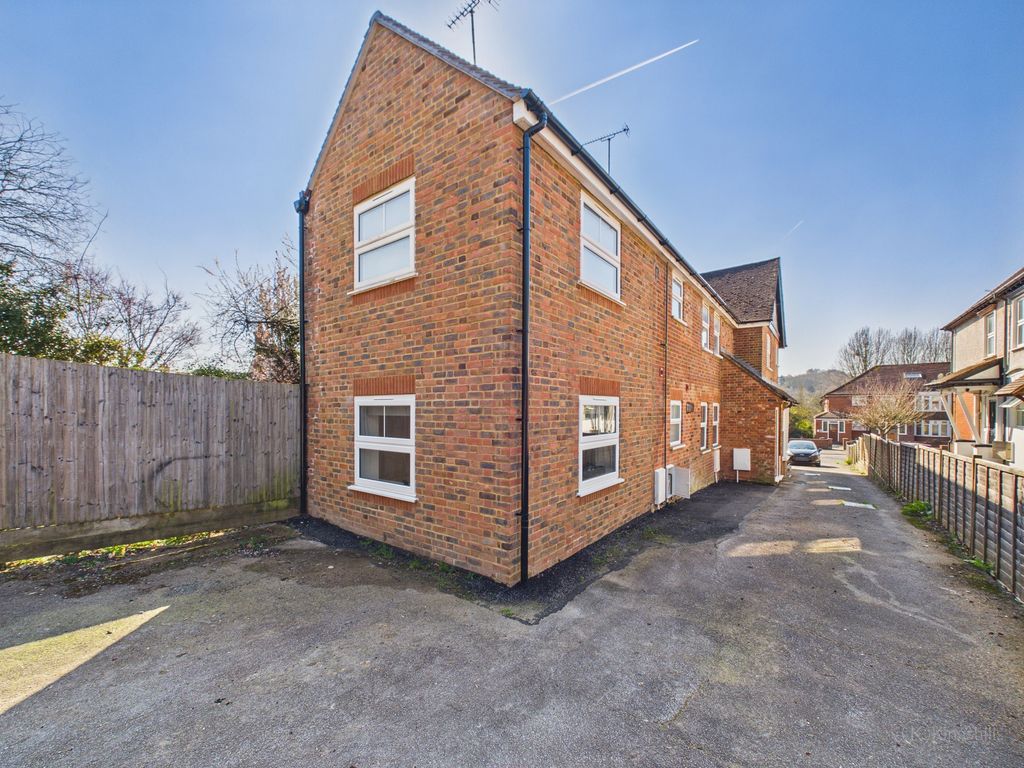 Property photo 1 of 11 Cam02136G0-Pr0563-Still011