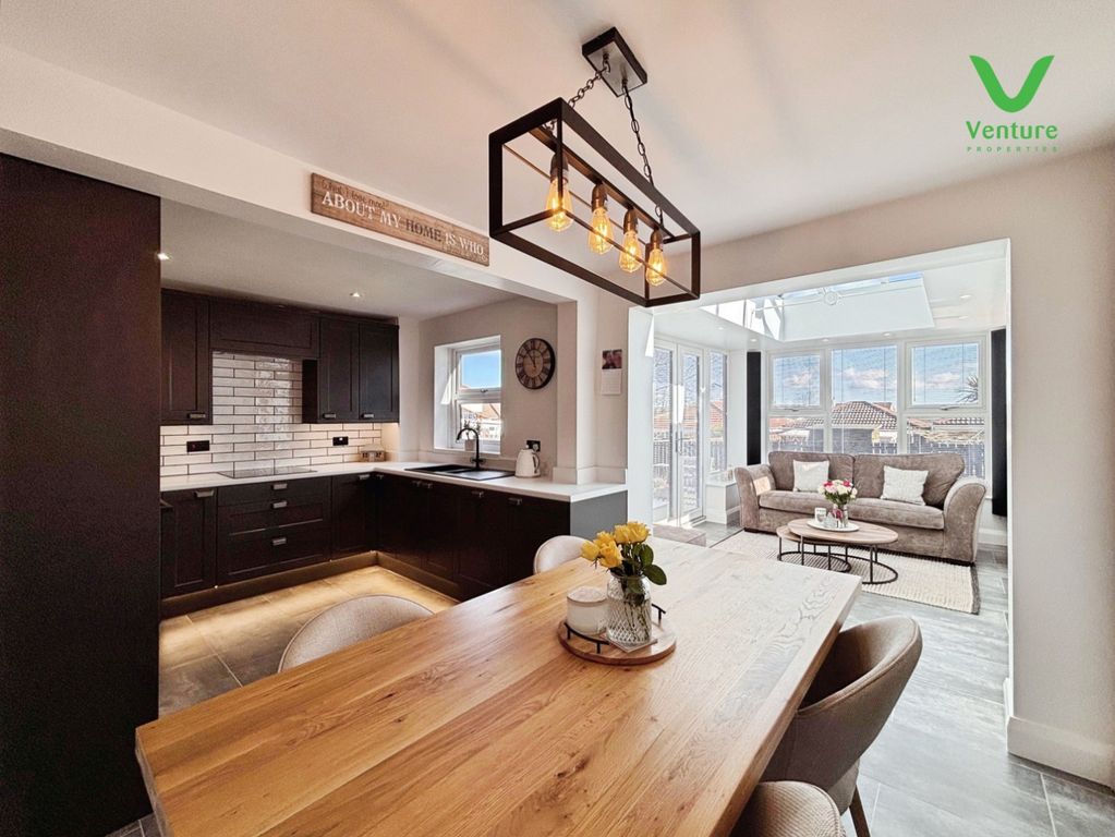 Property photo 3 of 21 Pbox-Img.Jpeg