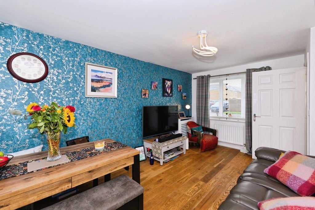 Property photo 2 of 10 Living/Dining Room