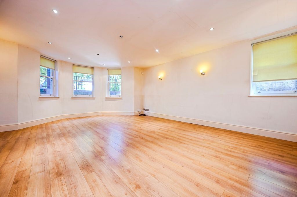 Property photo 2 of 13 Photo