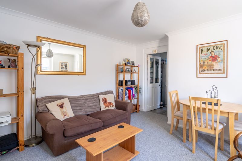 Property photo 1 of 11 Photo 7