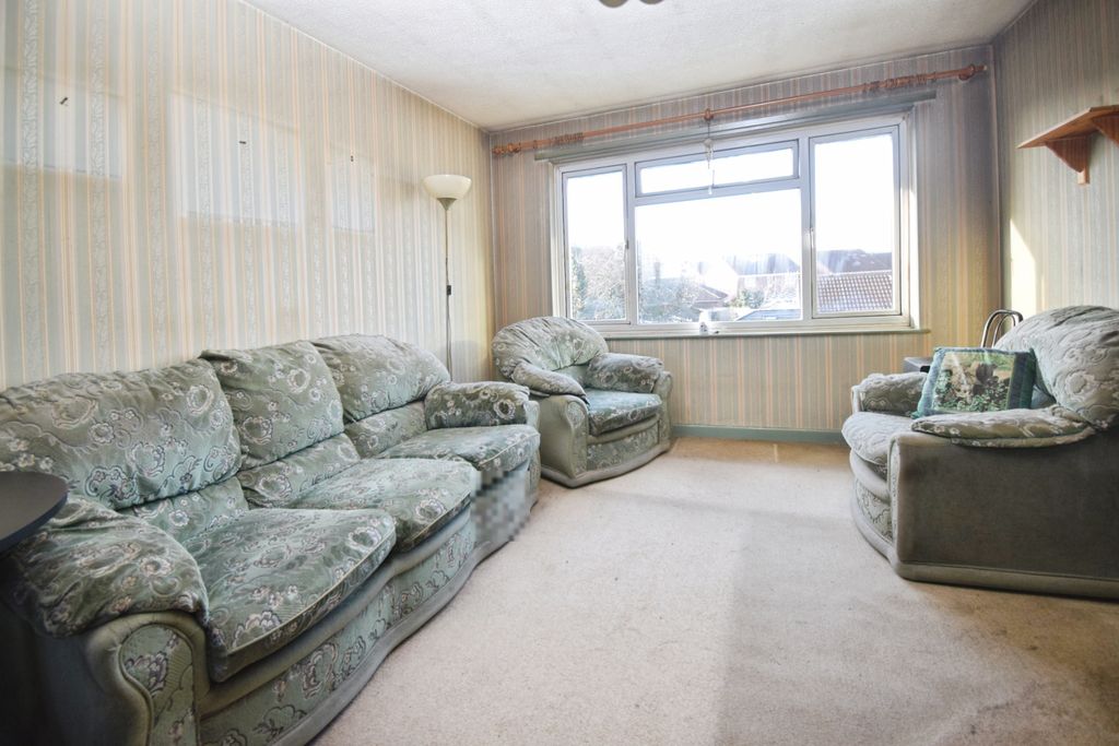 Property photo 2 of 6 Living Room