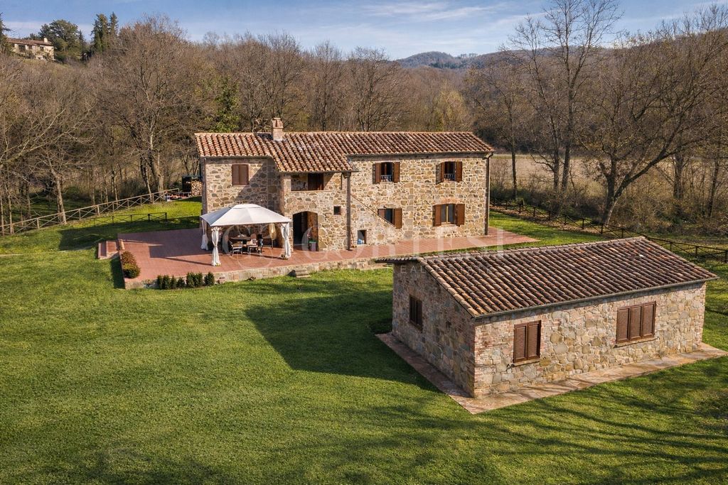 Property photo 1 of 58 Elegant Rural House Immersed In Greenery With Outbuilding And Land