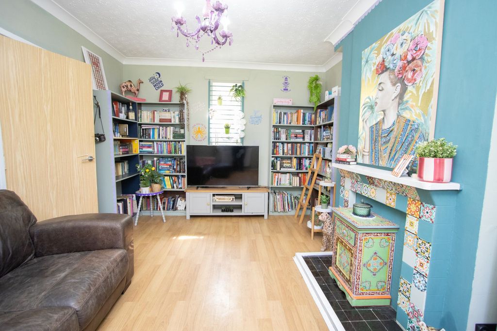 Property photo 3 of 18