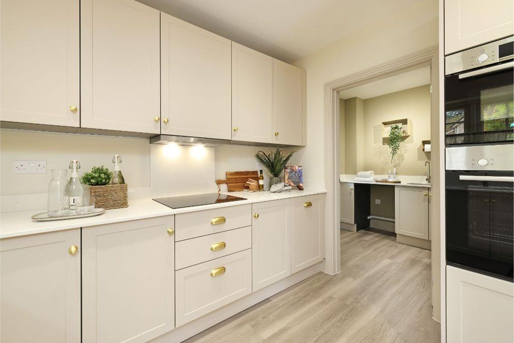 Property photo 3 of 17 Image