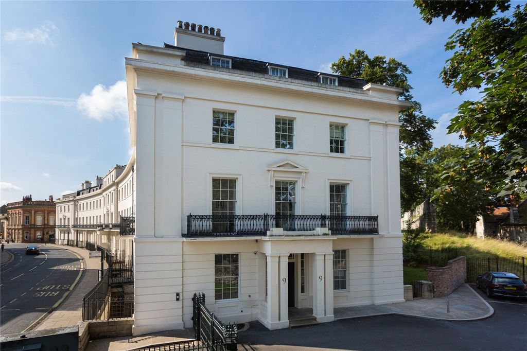 Property photo 1 of 11 Building Exterior