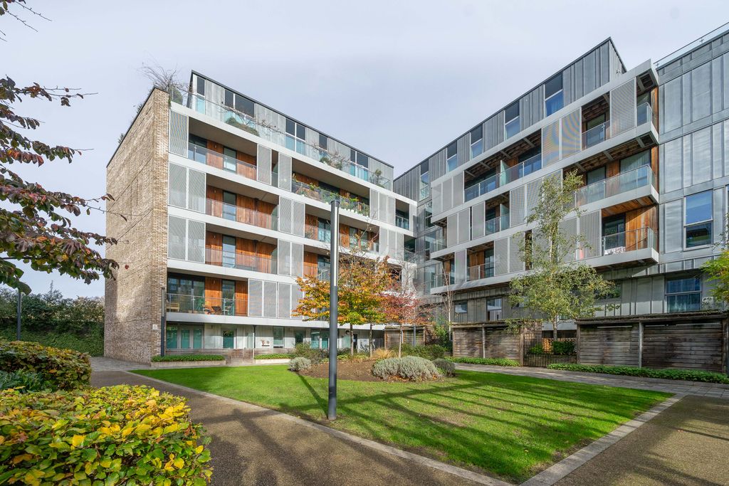 Property photo 1 of 24