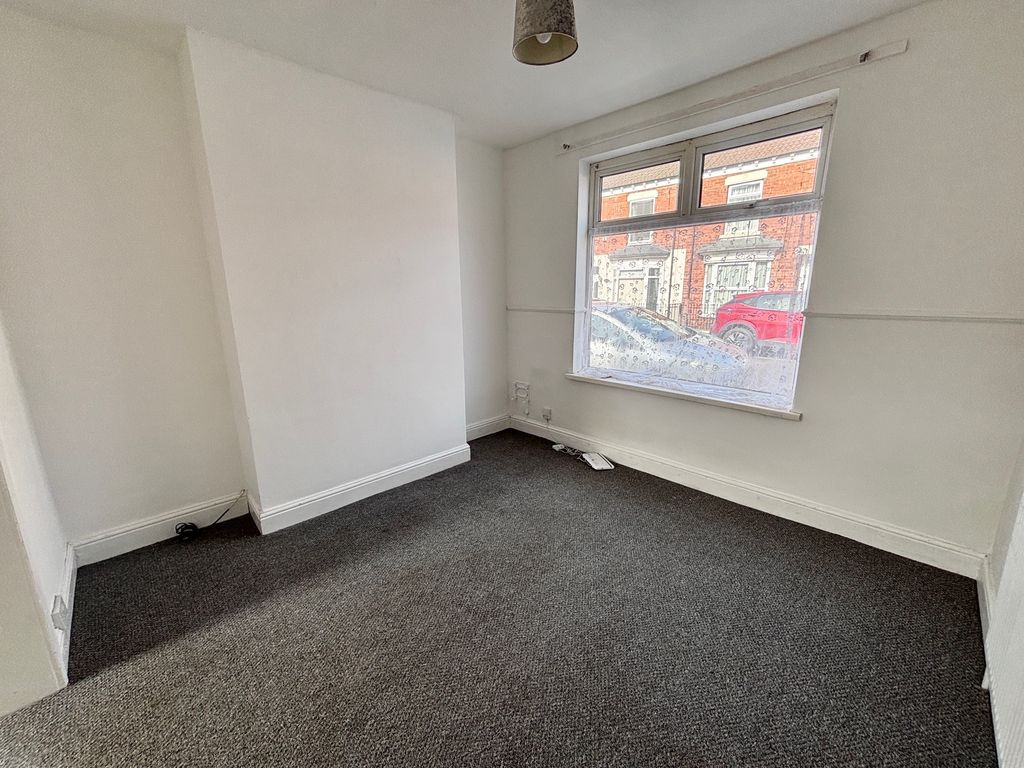 Property photo 3 of 11 Bedroom 1