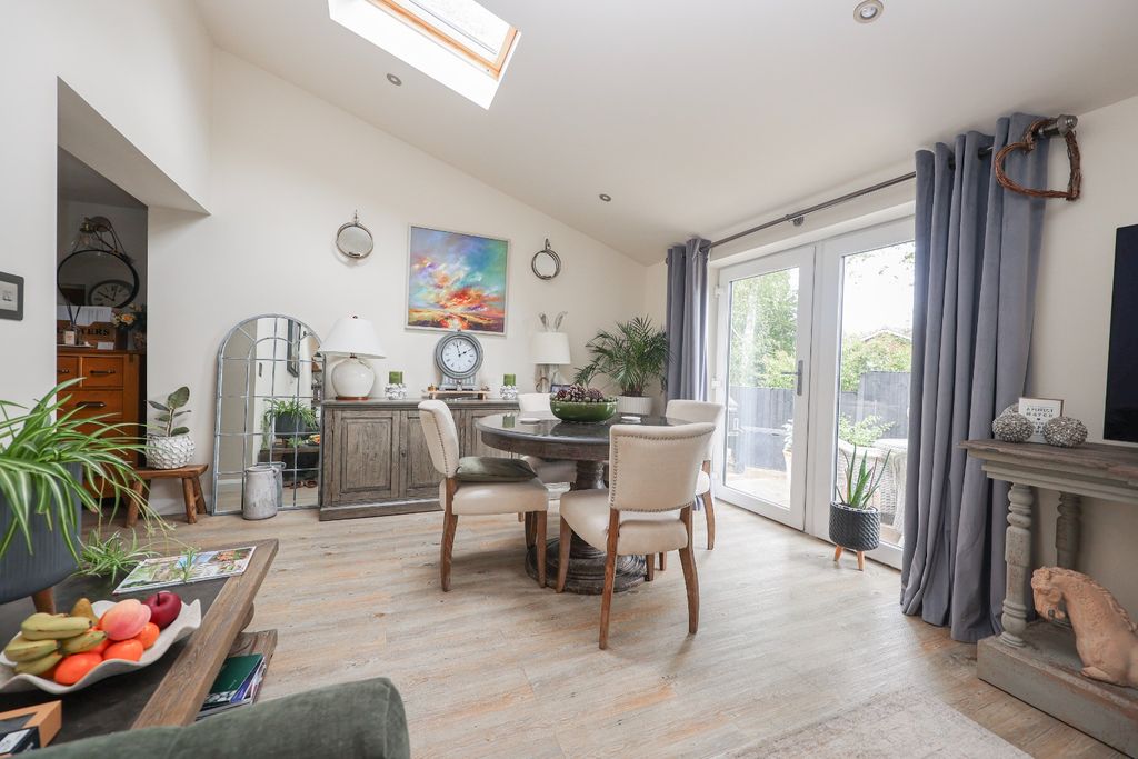 Property photo 3 of 27 5167212