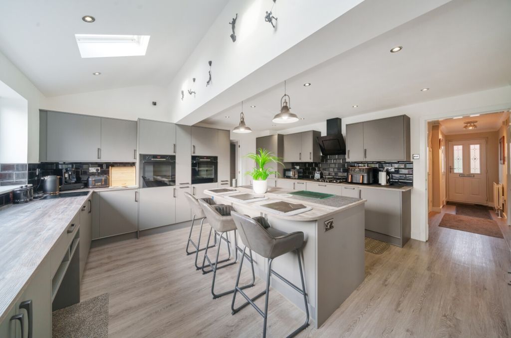 Property photo 2 of 26 1237230 (15)