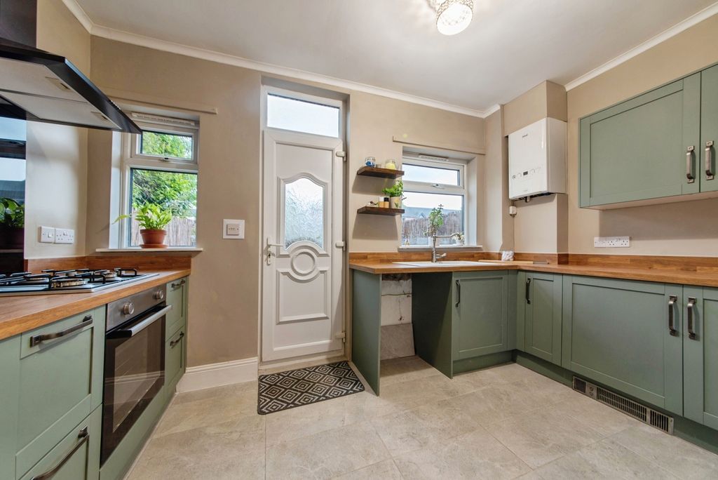 Property photo 2 of 16 Pbox-Img.Jpg