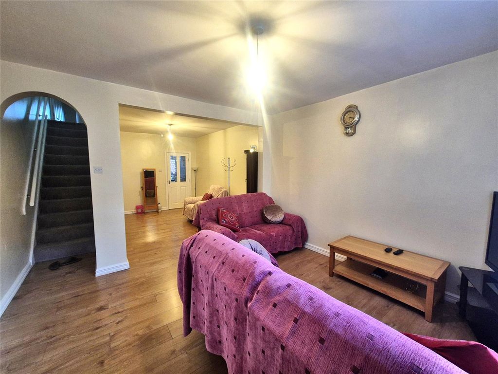 Property photo 3 of 24 Living Room