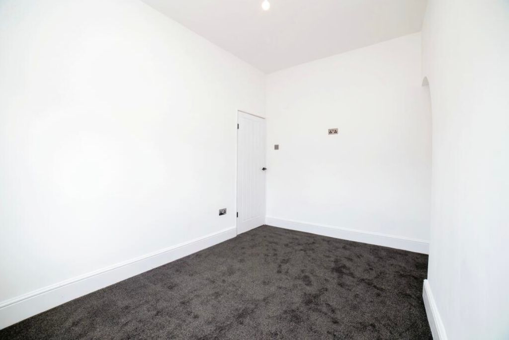 Property photo 2 of 10 Bedroom 2