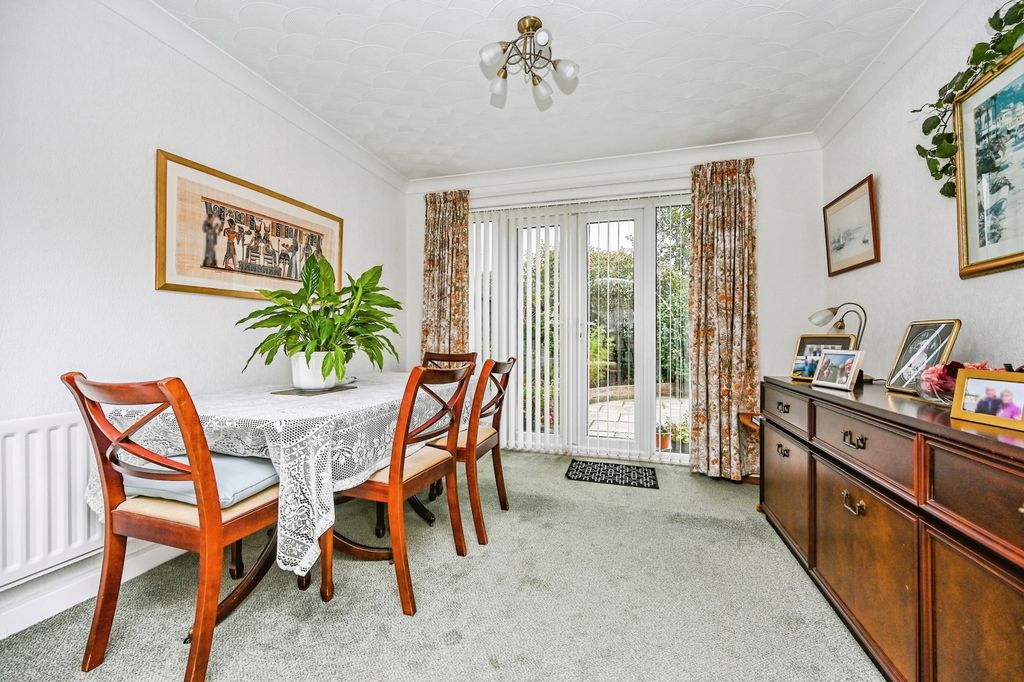 Property photo 3 of 16 Photo