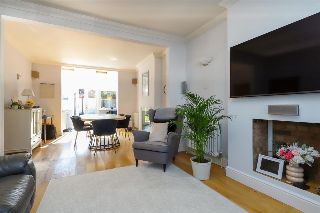 Property photo 3 of 16 Living Room