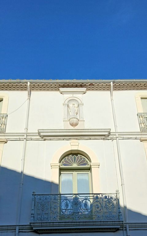 Property photo 2 of 41