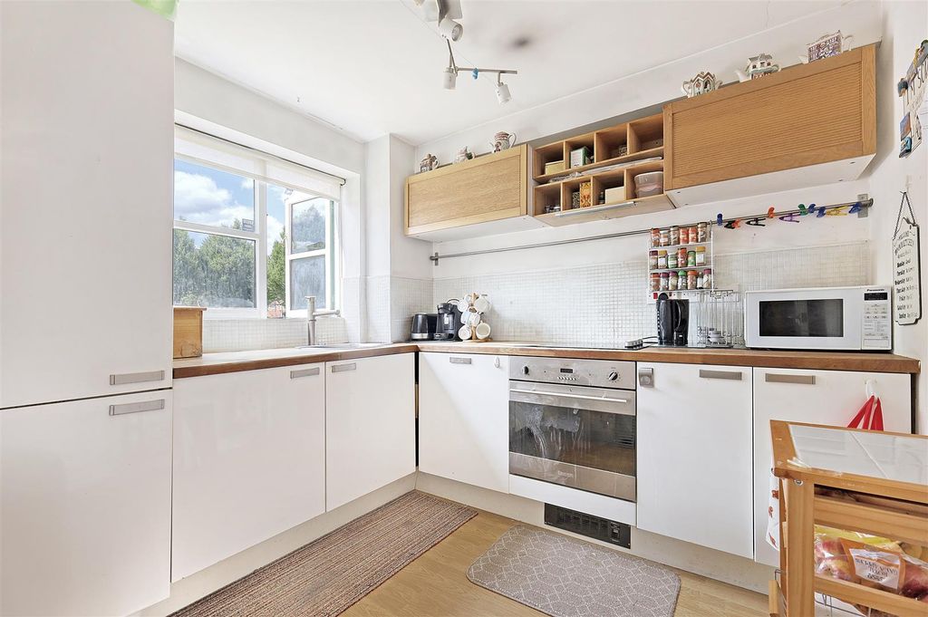 Property photo 2 of 14 Img_4668_11 Copy.Jpg