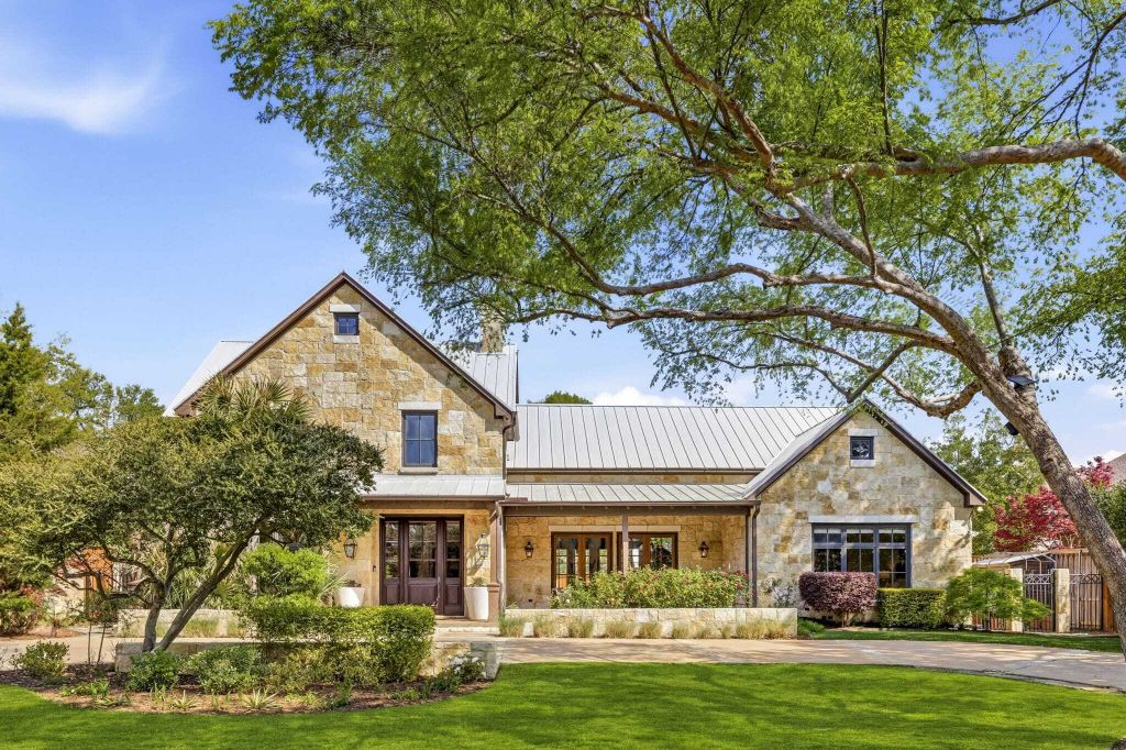 Property photo 1 of 31